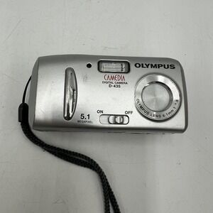 Vintage Olympus Camedia D-435 Digital Camera 5.1 MP 4x Zoom Silver Compact Parts
